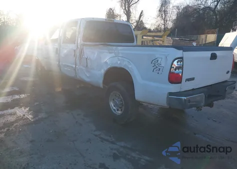 2001 Ford F-350 Lariat/Xl/Xlt из США, поврежденный, VIN 1FTSW31F21EB65600